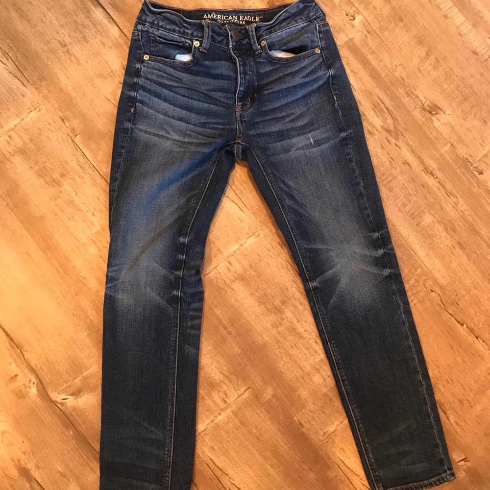 American eagle tomgirl jeans